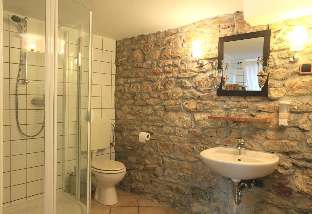 Hotel Weingewolbe Bermersheim Exteriör bild